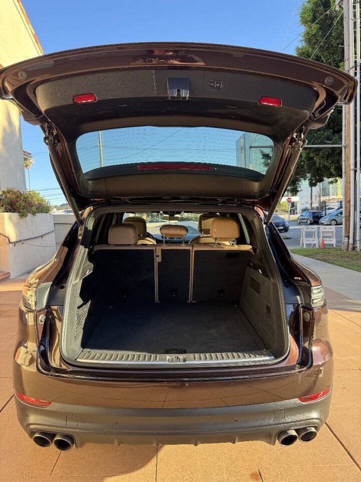 Used 2019 Porsche Cayenne S AWD/4WD image 17
