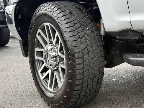 Used 2017 Ford F250 Lariat w/ Lariat Value Package AWD/4WD image 24