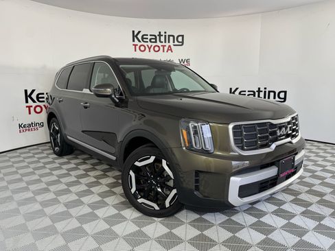 Used 2025 Kia Telluride S FWD image 3