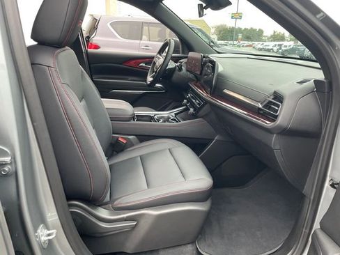 Used 2025 Chevrolet Traverse Z71 image 43