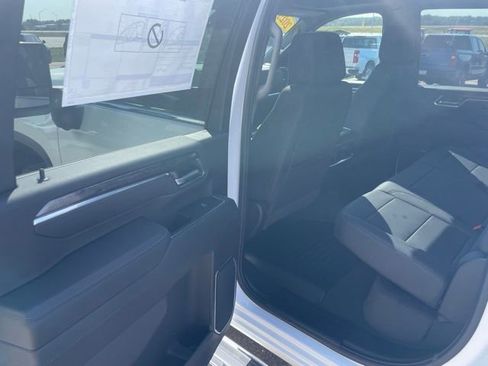 Used 2025 Chevrolet Silverado 2500 LTZ w/ LTZ Convenience Package image 19