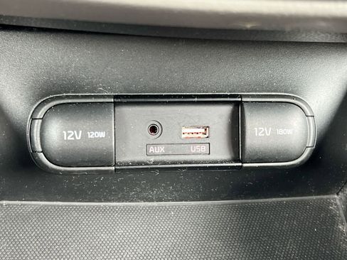 Used 2019 Kia Soul + FWD image 30