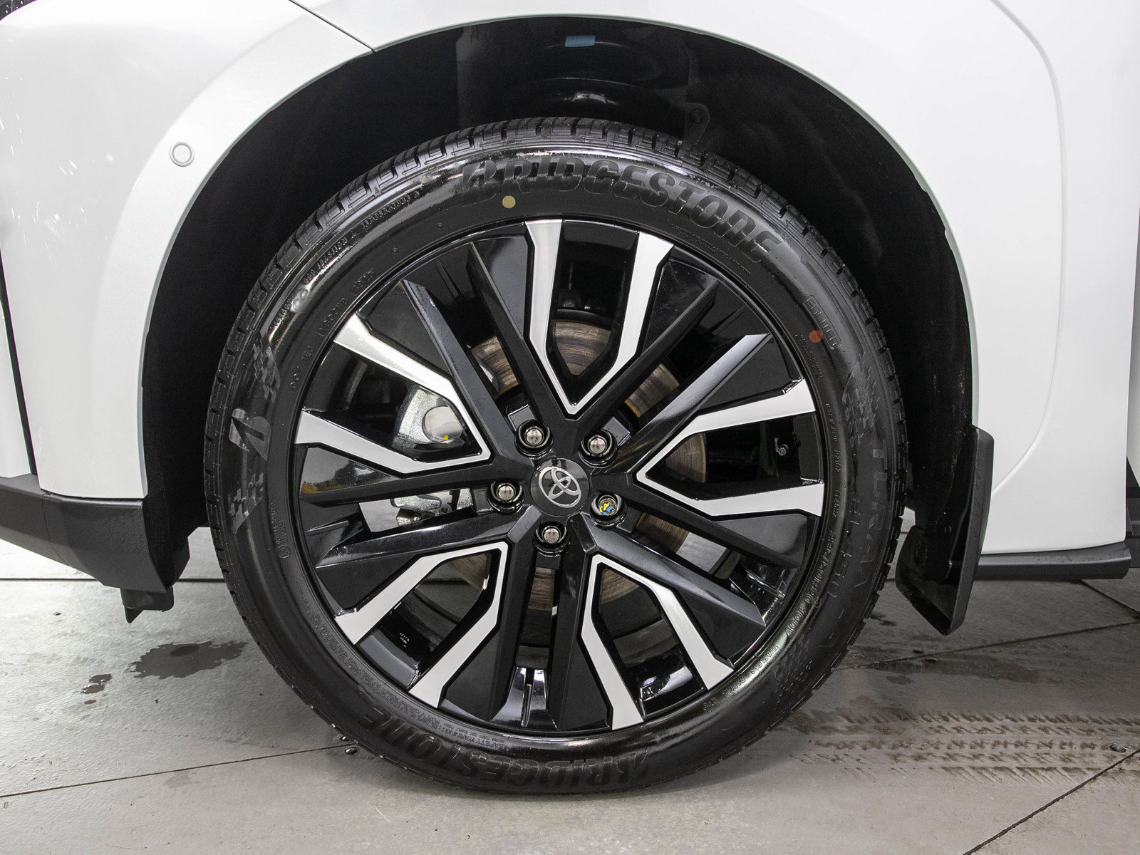 Certified 2026 Toyota bZ AWD/4WD image 31