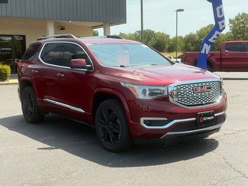 Used 2017 GMC Acadia Denali w/ Technology Package FWD image 1