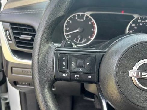 Used 2024 Nissan Rogue S AWD/4WD image 35