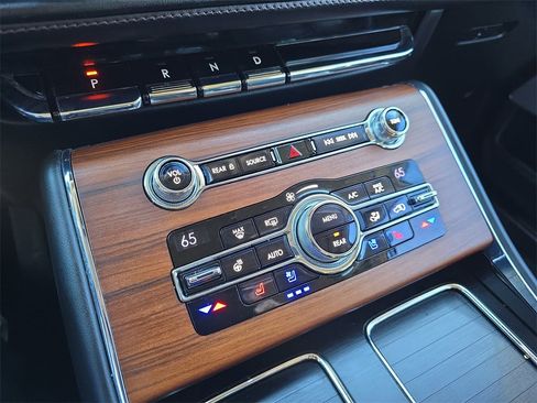 Used 2020 Lincoln Aviator Reserve w/ Equipment Group 202A image 25