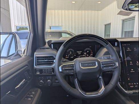 New 2026 GMC Yukon Denali w/ Advanced Technology Package AWD/4WD image 3