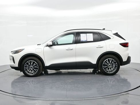 Used 2024 Ford Escape SE w/ PHEV Premium Package image 9