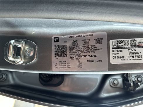 Used 2024 Chevrolet Colorado ZR2 w/ Safety Package AWD/4WD image 30