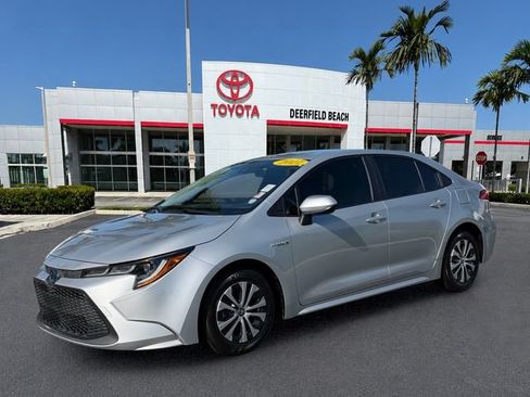 Certified 2021 Toyota Corolla LE FWD image 3
