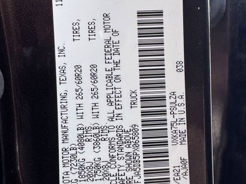 Used 2023 Toyota Tundra Limited w/ Power Package image 33