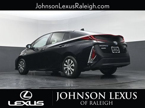 Used 2022 Toyota Prius Prime XLE FWD image 18