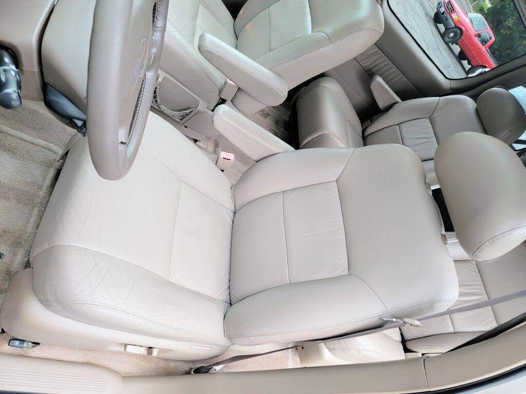 Used 2002 Toyota Sienna XLE w/ XLE Luxury Pkg FWD image 24