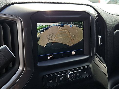 Used 2022 Chevrolet Silverado 1500 Custom Trail Boss AWD/4WD image 17