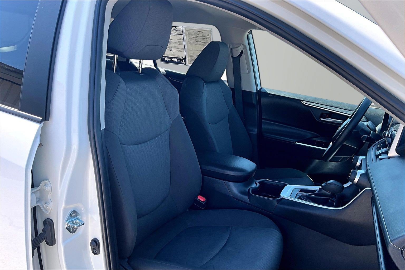 Used 2025 Toyota RAV4 XLE FWD image 7