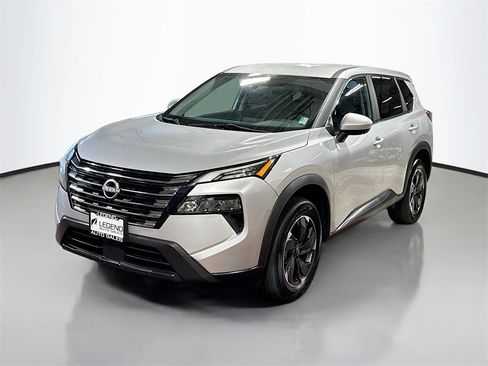 Used 2024 Nissan Rogue SV image 1