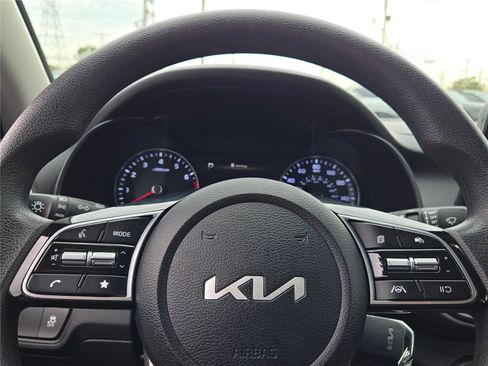 Used 2024 Kia Forte LXS image 31