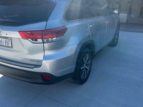 Used 2019 Toyota Highlander XLE w/ Protection Package #3 image 19