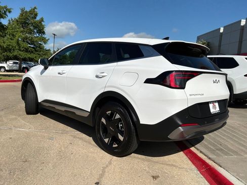 Used 2026 Kia Sportage LX FWD image 8