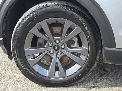 Used 2023 Ford Explorer XLT w/ Equipment Group 202A image 10
