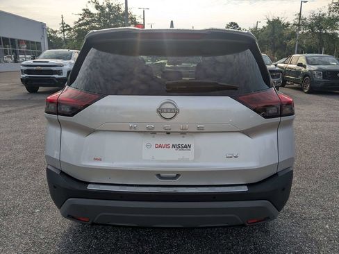 Used 2023 Nissan Rogue SV w/ SV Premium B Package FWD image 5