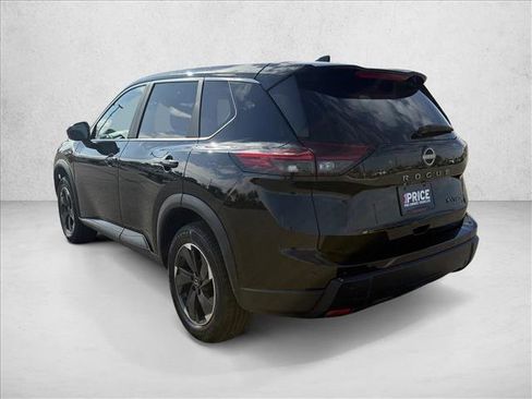 Used 2024 Nissan Rogue SV image 8