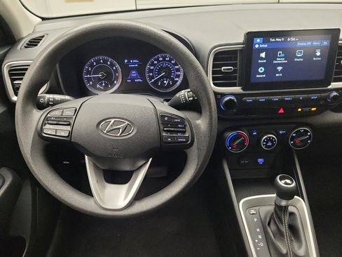 Used 2021 Hyundai Venue SE FWD image 22