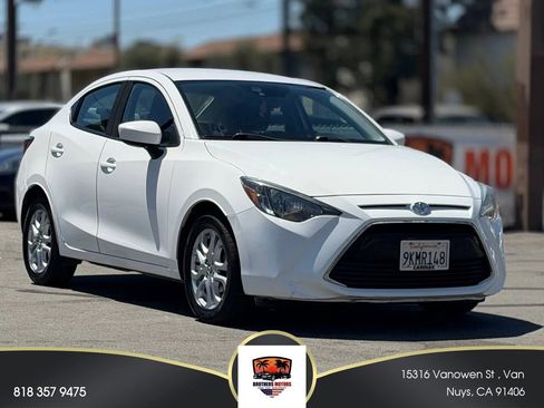 Used 2017 Toyota Yaris iA FWD image 1