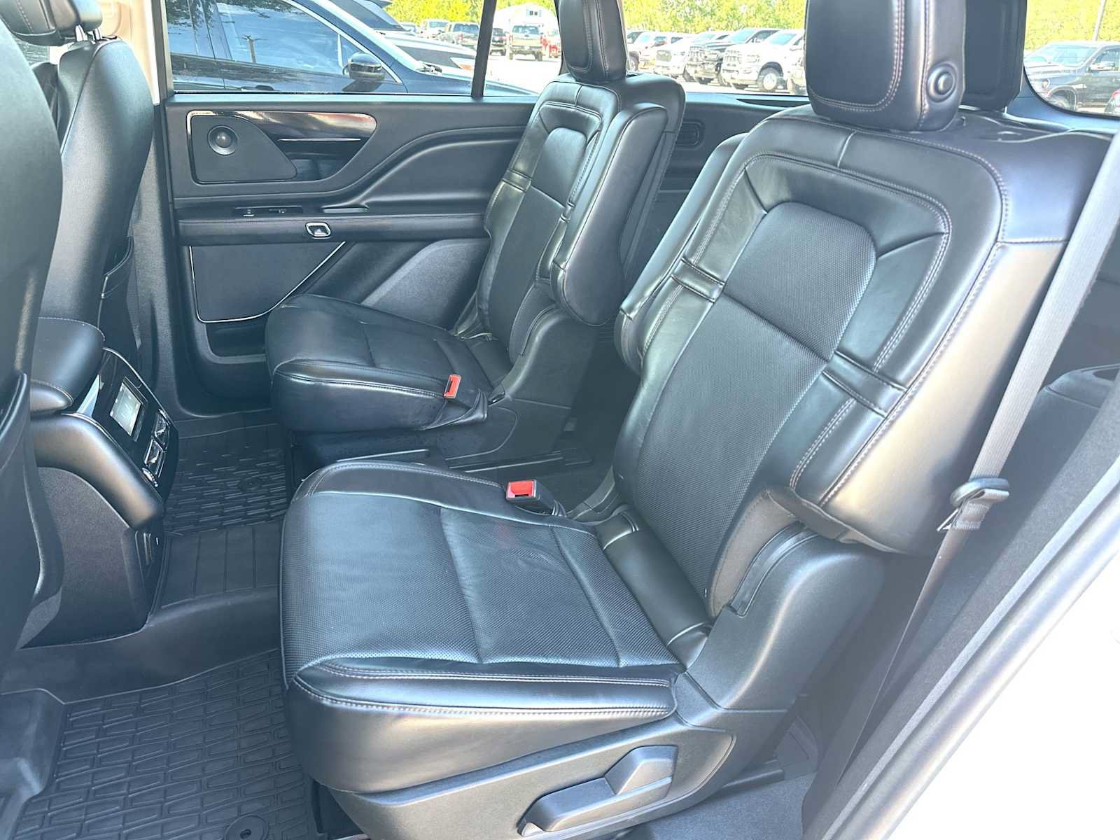 Used 2020 Lincoln Aviator Reserve w/ Elements Package Plus AWD/4WD image 23
