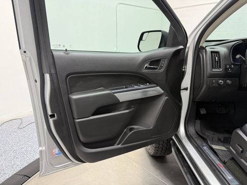 Used 2018 Chevrolet Colorado ZR2 image 9