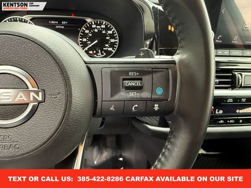 Used 2025 Nissan Pathfinder SV image 18