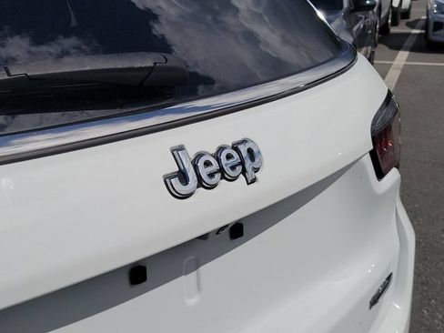 Used 2024 Jeep Compass Latitude AWD/4WD image 8