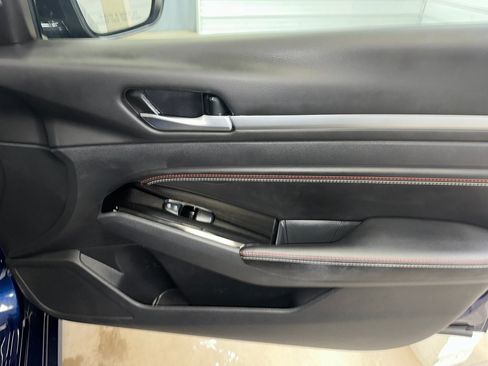 Used 2023 Nissan Altima 2.0 SR FWD image 30