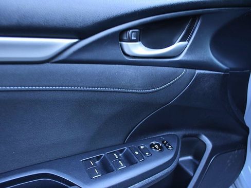 Used 2019 Honda Civic EX image 10