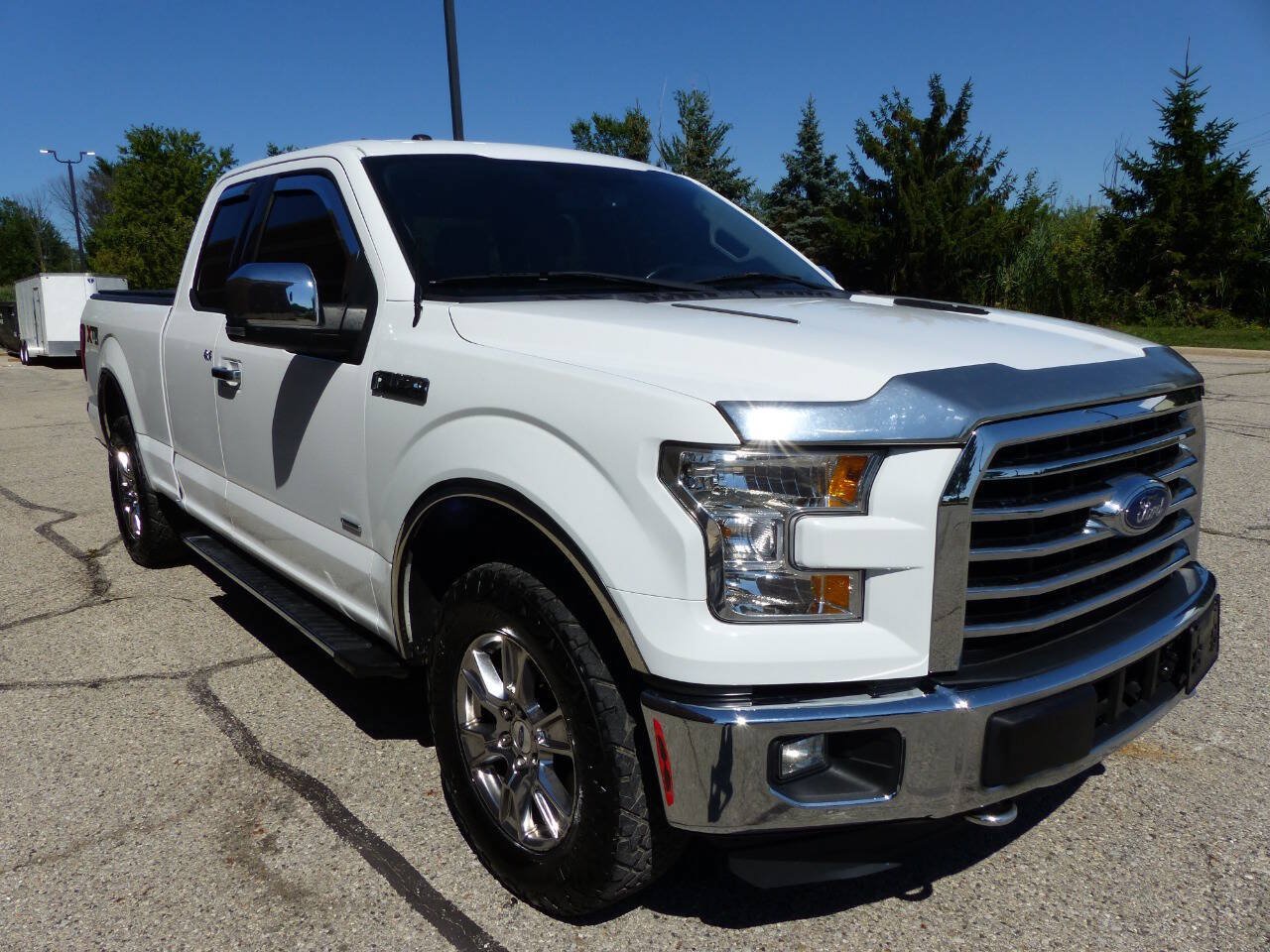 Used 2015 Ford F150 XLT w/ Equipment Group 302A Luxury AWD/4WD image 12