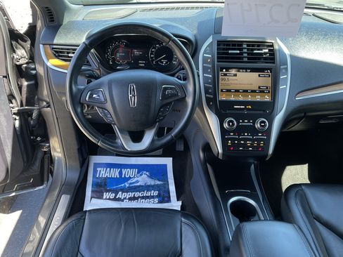 Used 2019 Lincoln MKC Select w/ Select Plus Package AWD/4WD image 9
