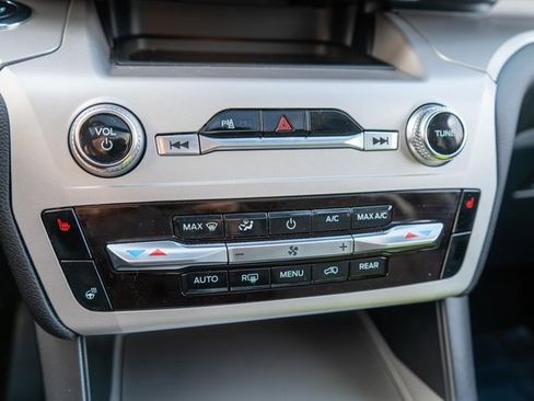 Used 2024 Ford Explorer XLT w/ Equipment Group 202A image 27