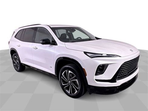 Used 2025 Buick Enclave Sport Touring w/ Power Package image 2