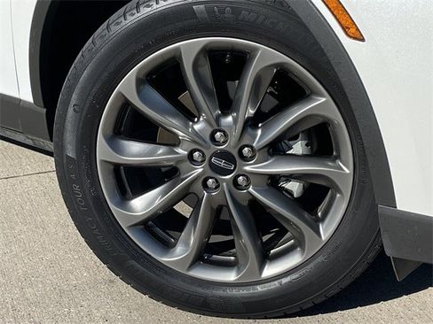 Used 2022 Lincoln Corsair FWD w/ Premium Package image 8