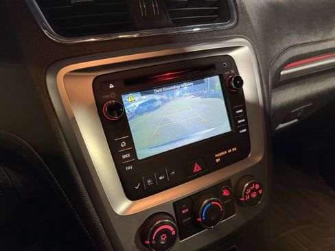 Used 2016 GMC Acadia SL image 18