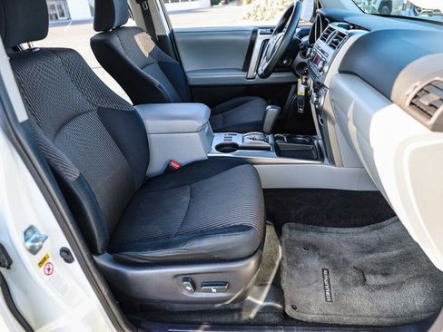 Used 2012 Toyota 4Runner SR5 w/ Convenience Pkg image 7