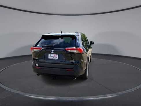 Used 2020 Toyota RAV4 XLE w/ Convenience Package AWD/4WD image 7