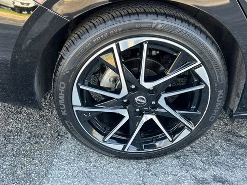 Used 2025 Nissan Sentra SR FWD image 14