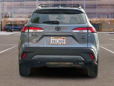 Used 2022 Toyota Corolla Cross LE image 5