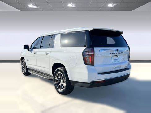 Certified 2023 Chevrolet Suburban LT w/ LT Signature Plus Package image 3