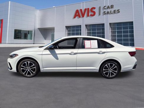 Used 2025 Volkswagen Jetta Sport FWD image 10