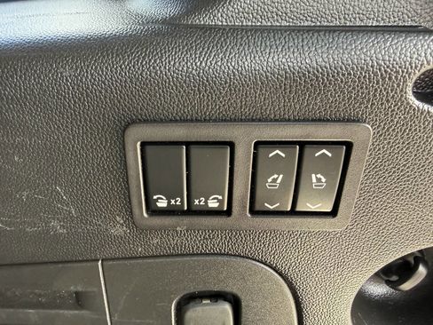 Used 2019 GMC Yukon XL Denali w/ Denali Ultimate Package image 32