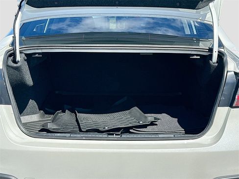 Used 2022 Subaru Legacy Premium image 24