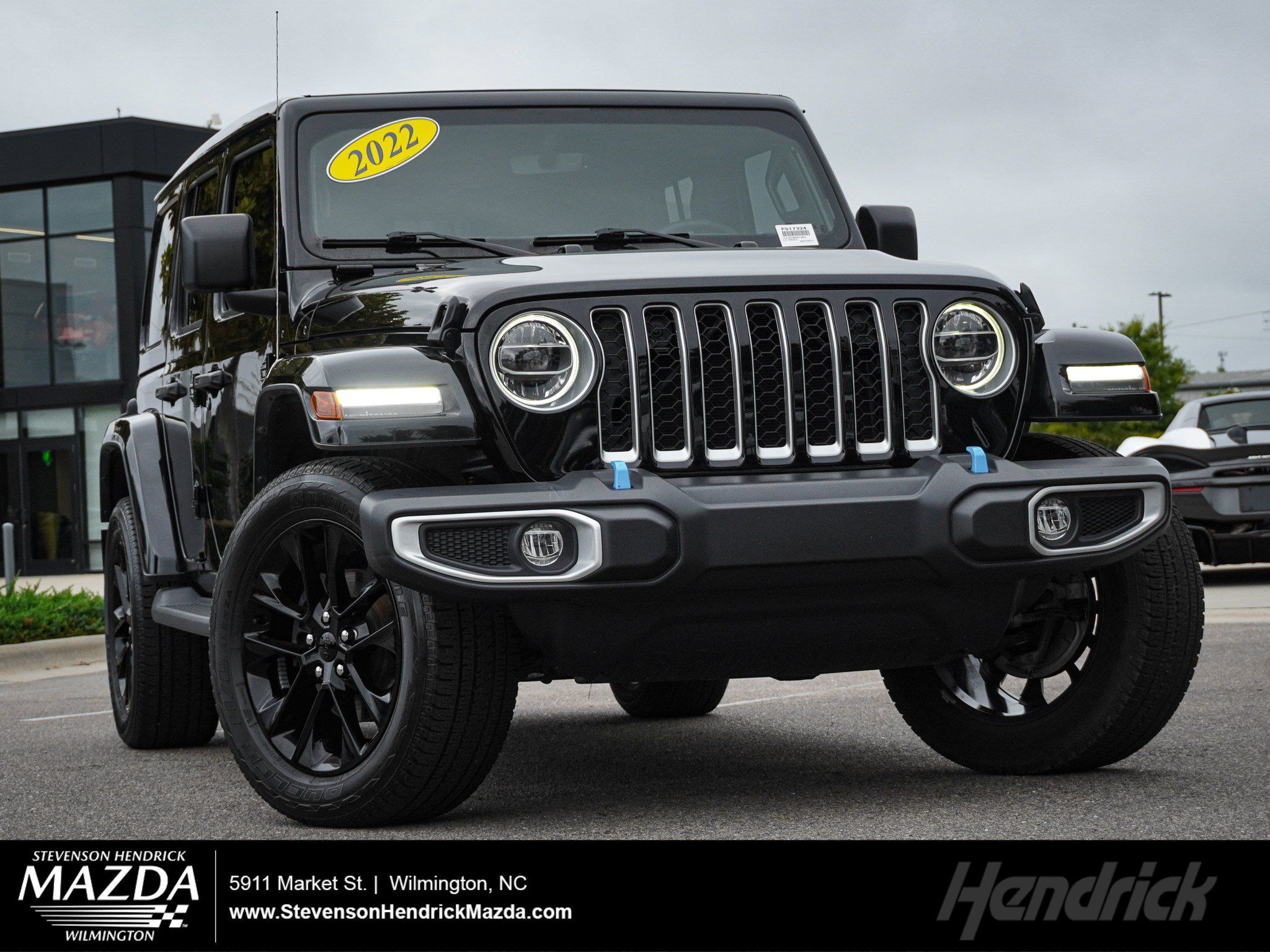 Used 2022 Jeep Wrangler Unlimited Sahara w/ Cold Weather Group AWD/4WD image 1
