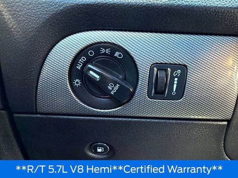 Used 2019 Dodge Durango R/T w/ Technology Group AWD/4WD image 11